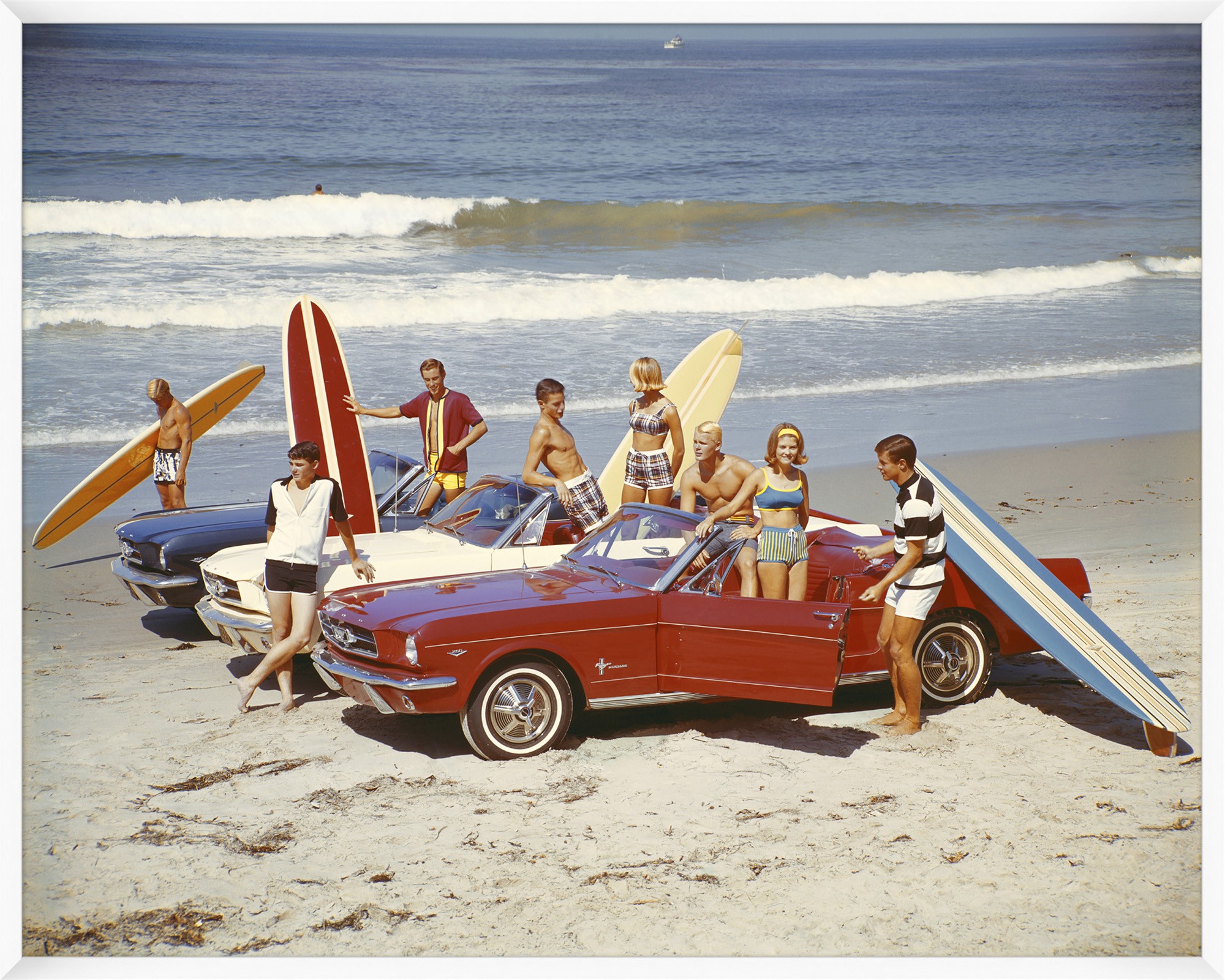Vintage Beach Party 2, 3 Cars