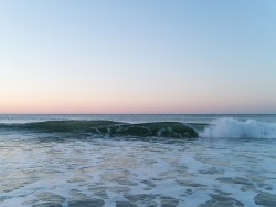 Montauk Waves 4, 40 x 70